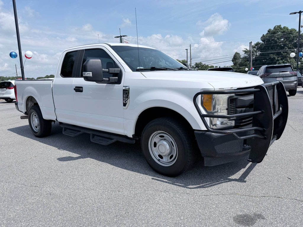 Used 2017 Ford F250 XL w/ Power Equipment Group RWD image 2
