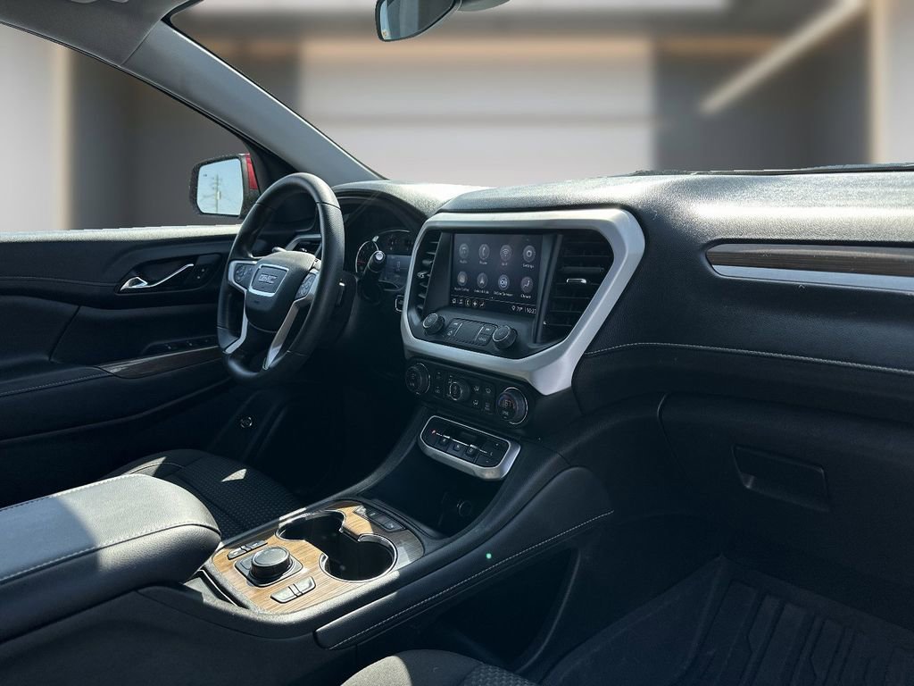 Certified 2023 GMC Acadia SLE w/ Driver Convenience Package image 6