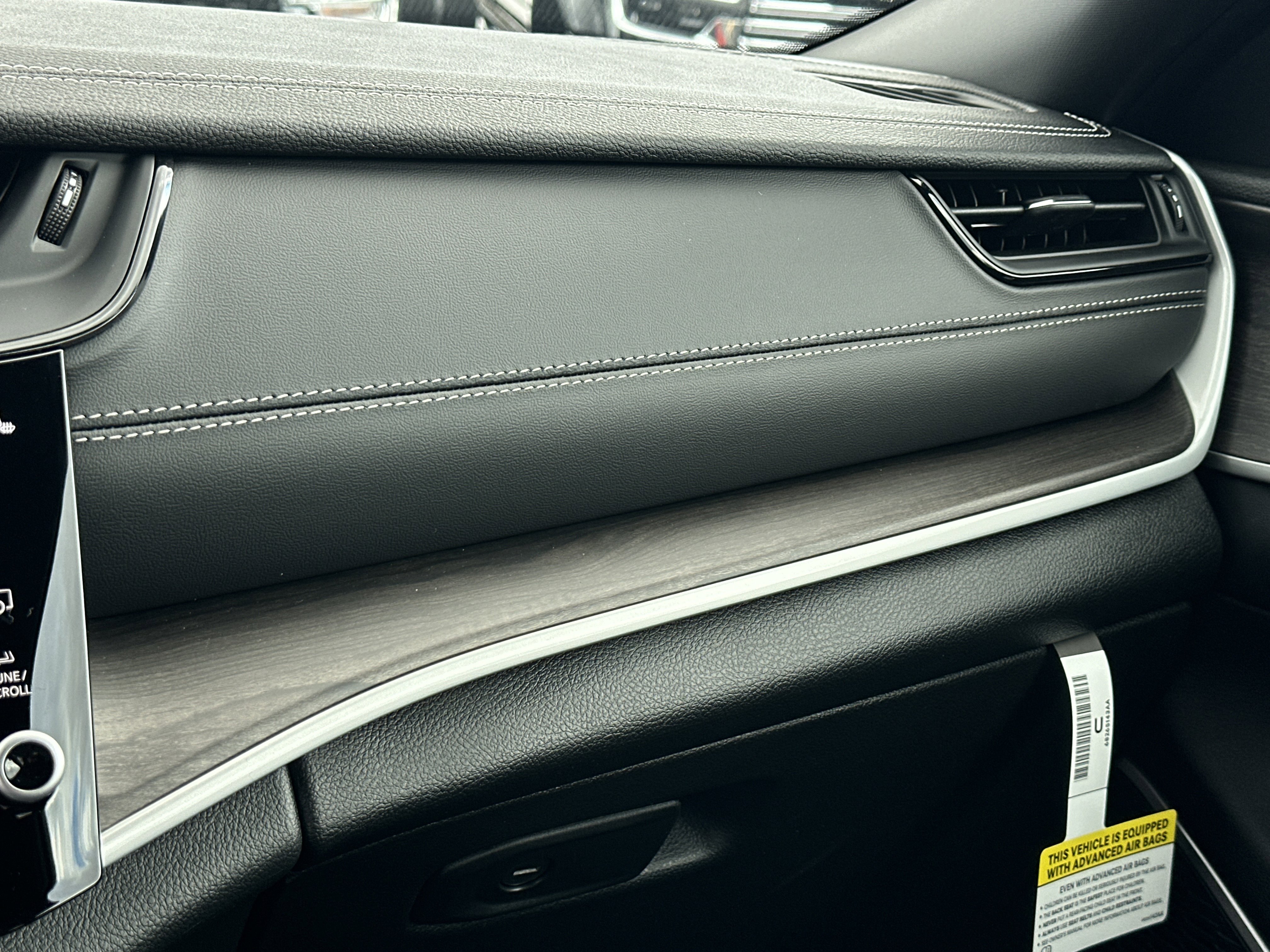 New 2026 Jeep Grand Cherokee L Limited w/ Limited Altitude Package image 8