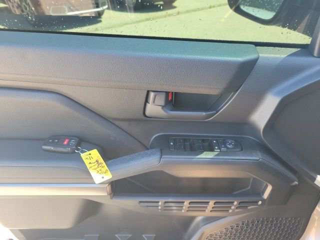 Used 2025 Toyota 4Runner SR5 AWD/4WD image 15