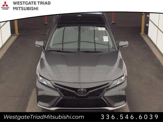 Used 2021 Toyota Camry XSE FWD image 3