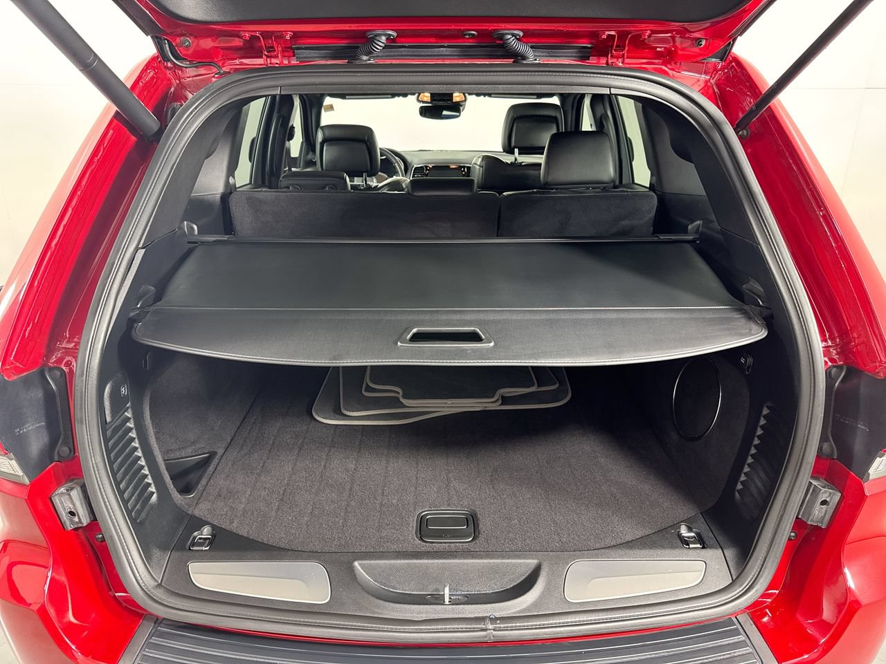 Used 2019 Jeep Grand Cherokee Trailhawk w/ Trailhawk Luxury Group AWD/4WD image 32