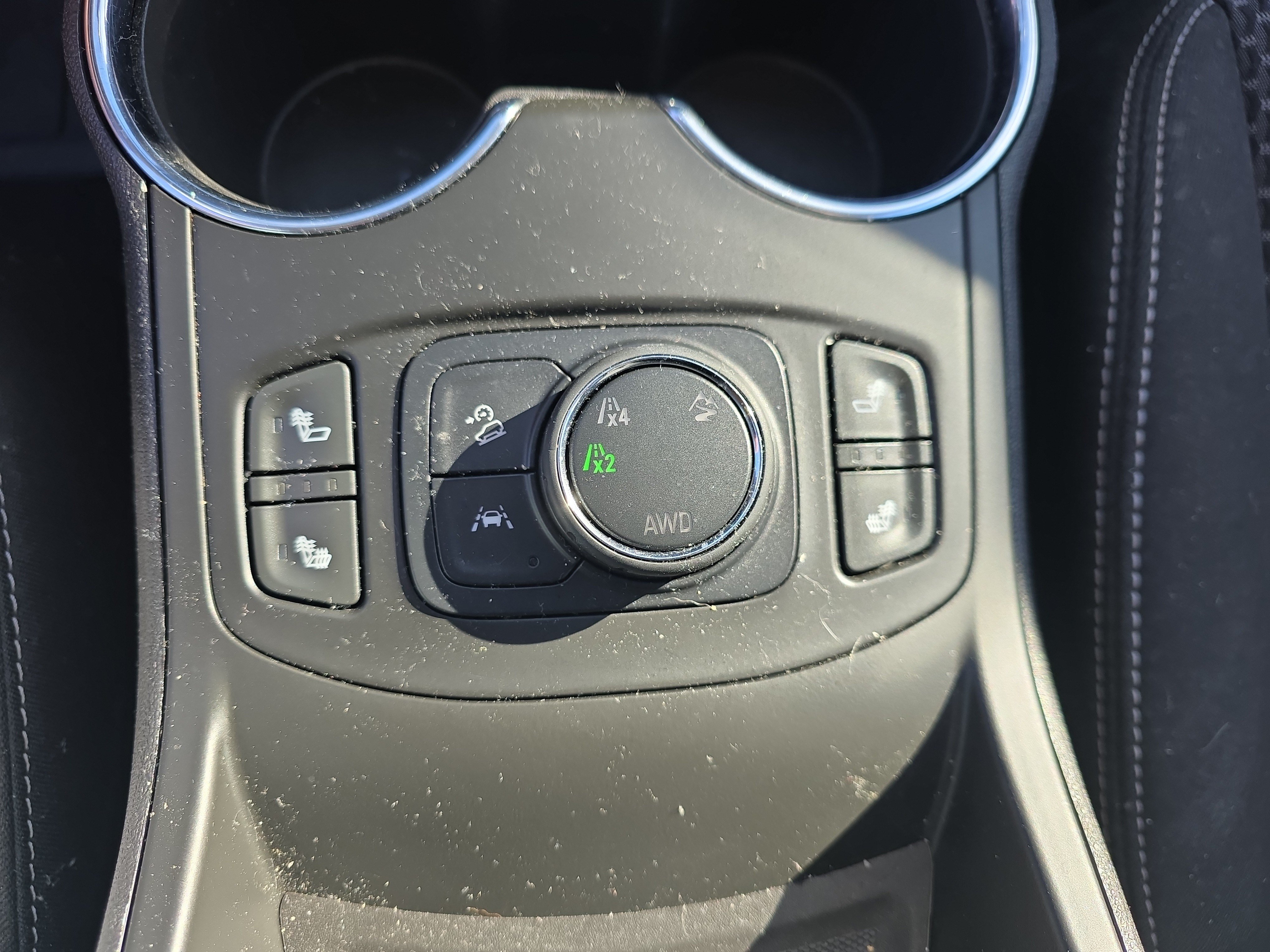 Used 2023 GMC Terrain SLE w/ Driver Convenience Package AWD/4WD image 29