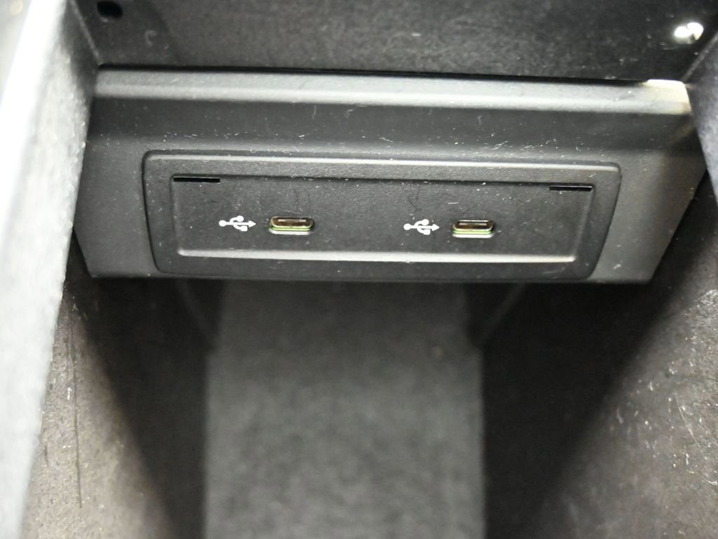 Used 2023 Mercedes-Benz GLB 250 4MATIC image 16