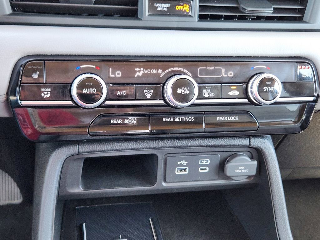 Used 2024 Honda Pilot Touring image 19