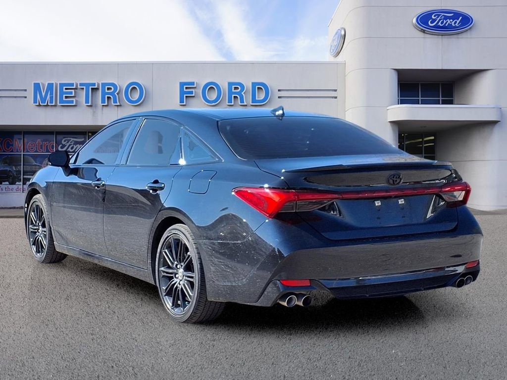 Used 2021 Toyota Avalon XSE image 5