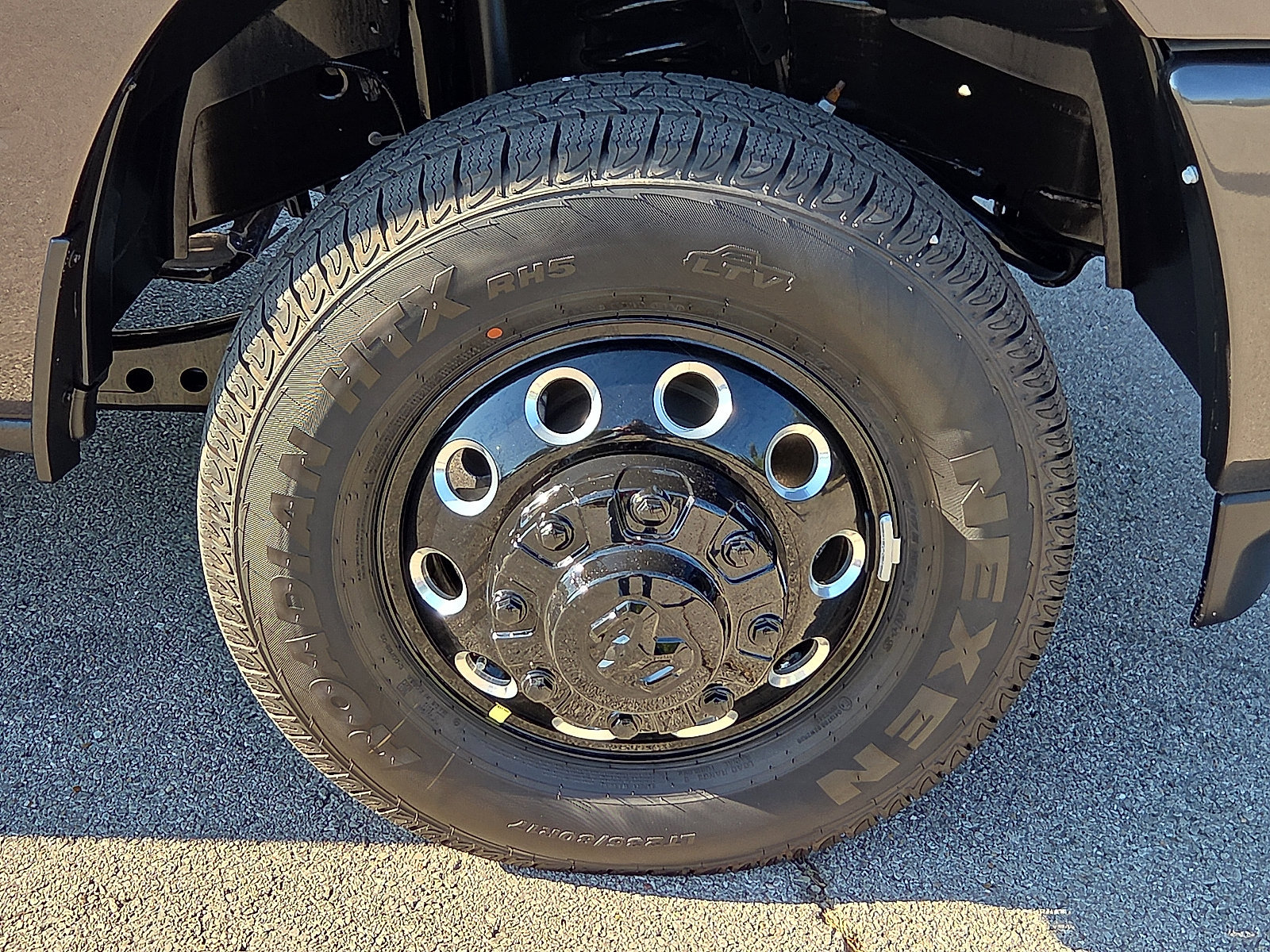 New 2027 RAM 3500 Laramie w/ Night Edition AWD/4WD image 7