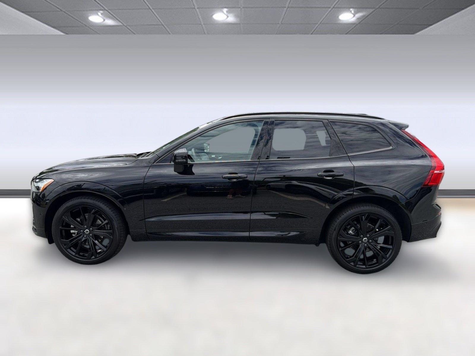 Certified 2024 Volvo XC60 B5 Ultimate AWD/4WD image 2