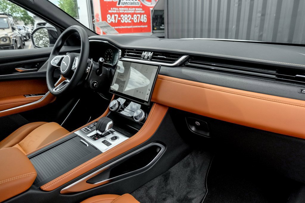 New 2026 Jaguar F-PACE R-Dynamic S image 21