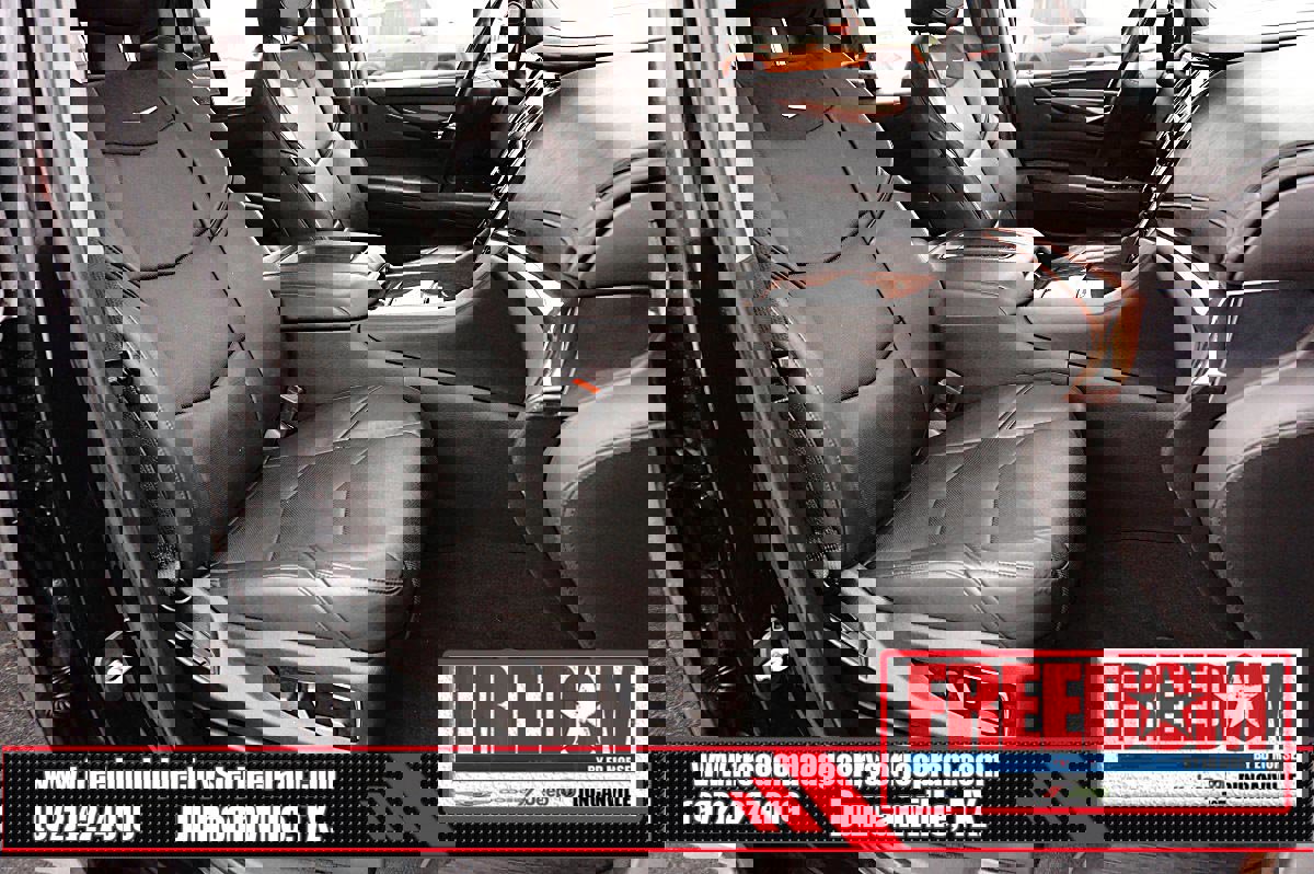 Used 2019 Cadillac Escalade Luxury AWD/4WD image 18