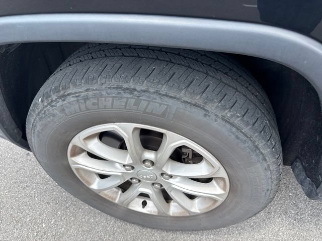 Used 2021 Jeep Grand Cherokee Laredo X AWD/4WD image 18