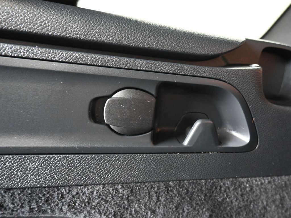 Used 2020 Mercedes-Benz GLC 43 AMG 4MATIC w/ Parking Assistance Package image 54