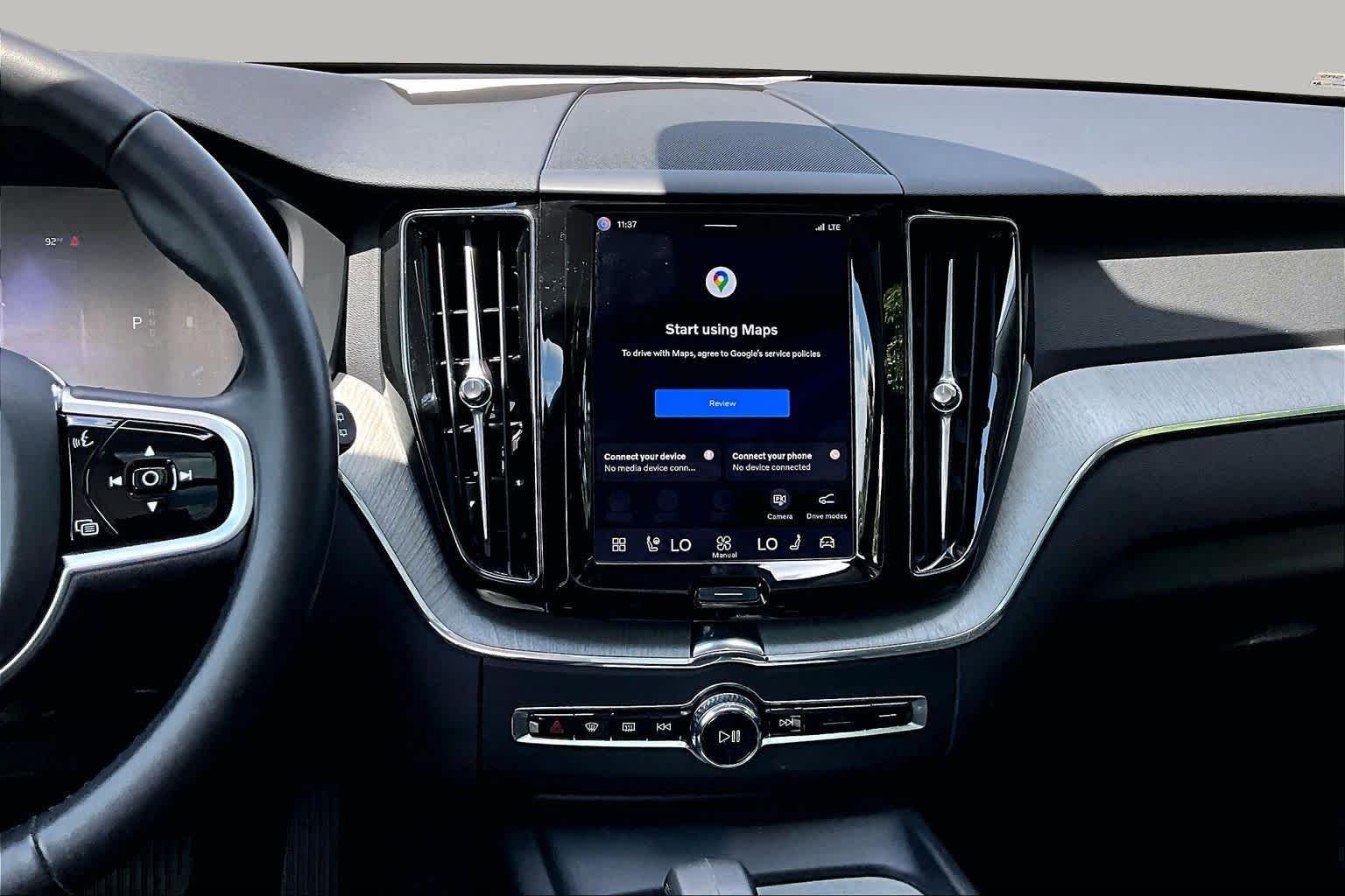 Used 2025 Volvo XC60 B5 Plus AWD/4WD image 7
