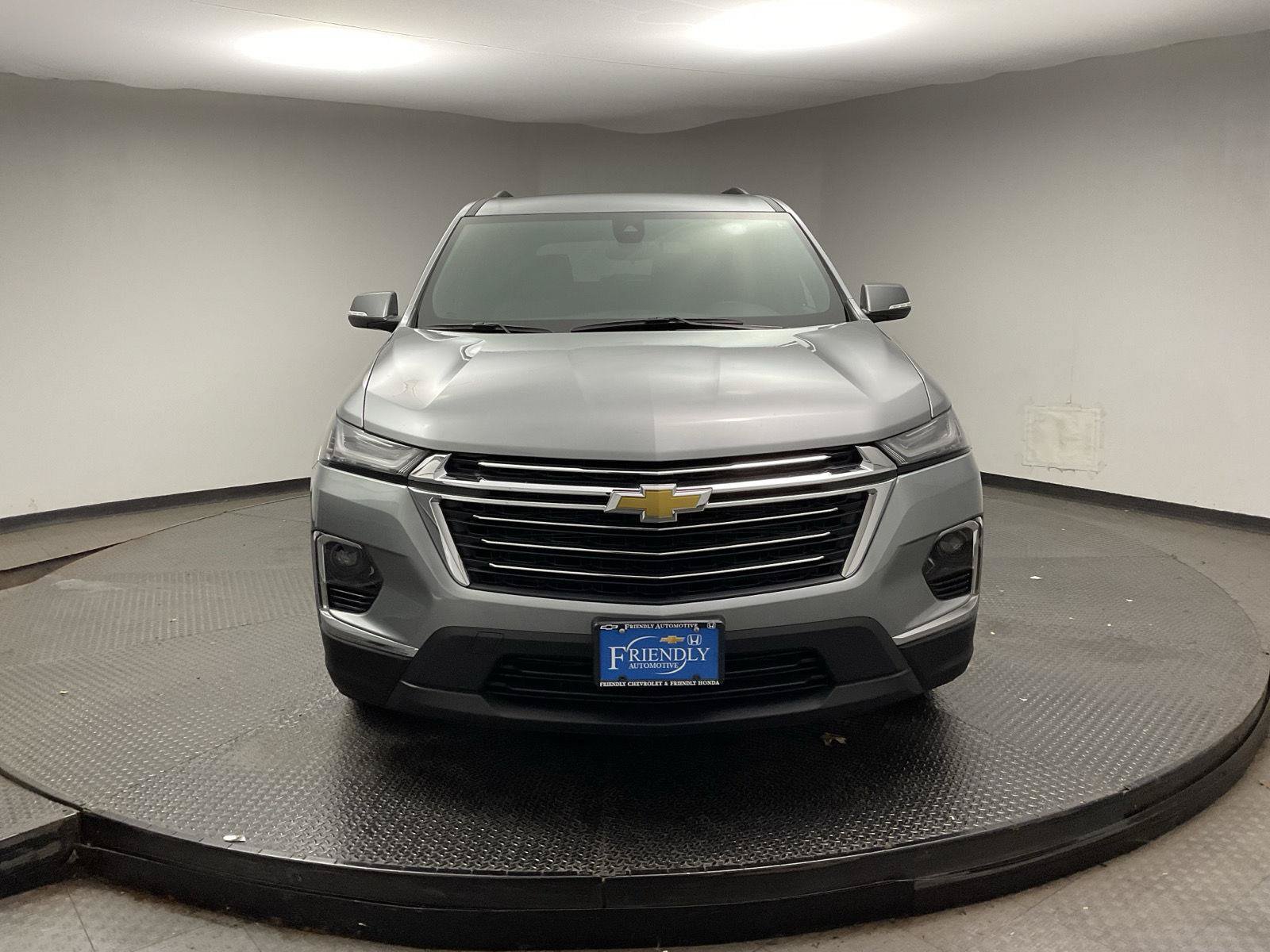 Certified 2023 Chevrolet Traverse LT FWD image 2