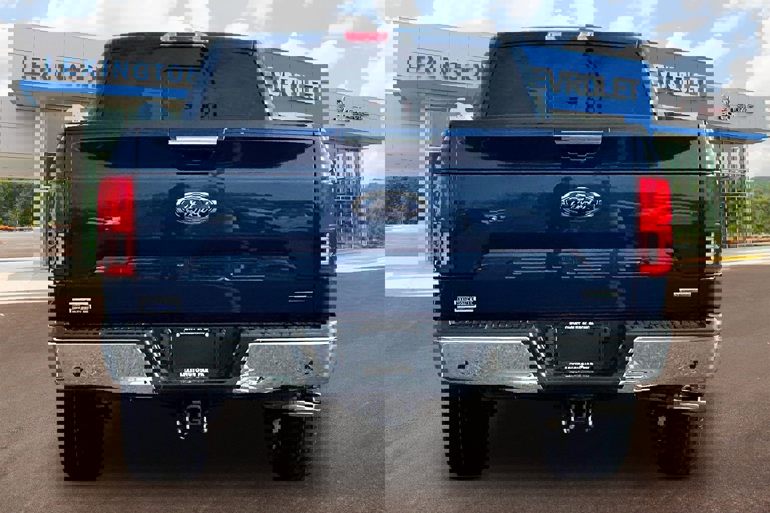 Used 2018 Ford F150 Lariat w/ Equipment Group 502A Luxury image 4