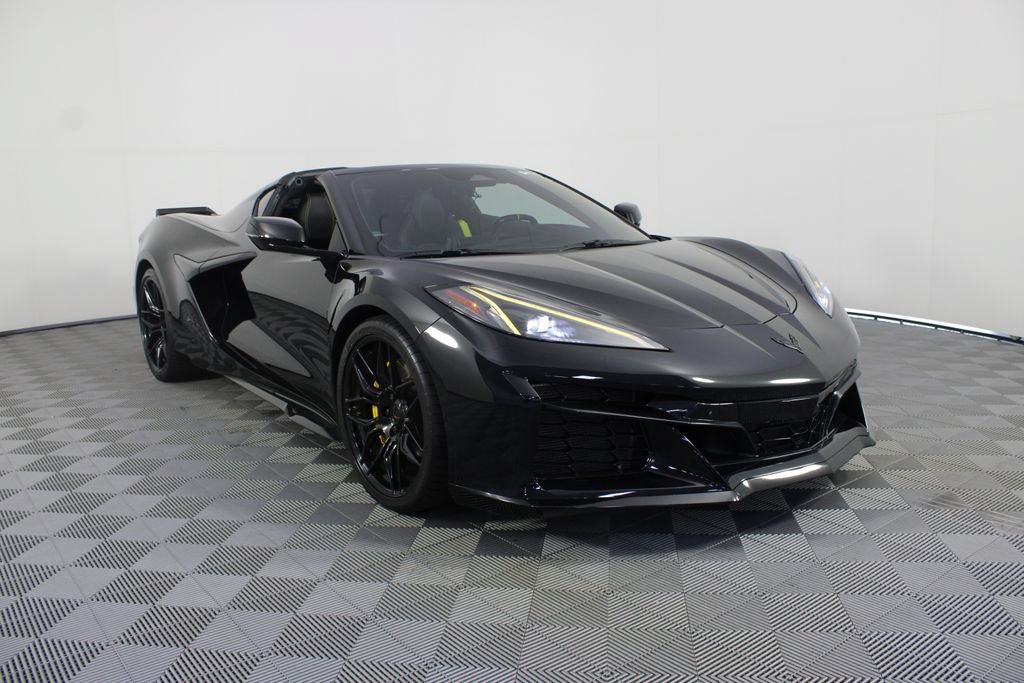 Used 2025 Chevrolet Corvette Z06 RWD image 8