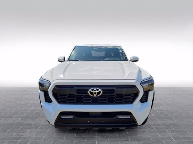 Used 2025 Toyota Tacoma TRD Off-Road AWD/4WD image 2