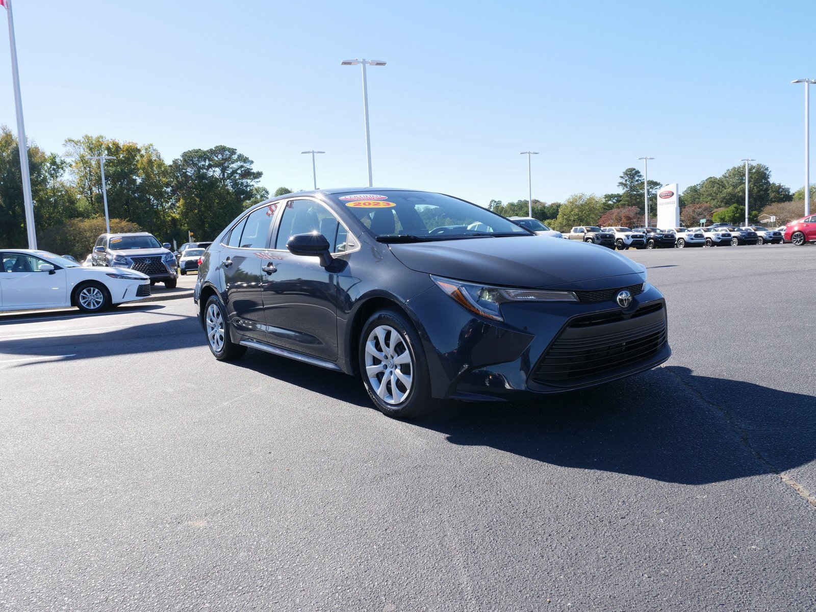 Used 2023 Toyota Corolla LE video 1
