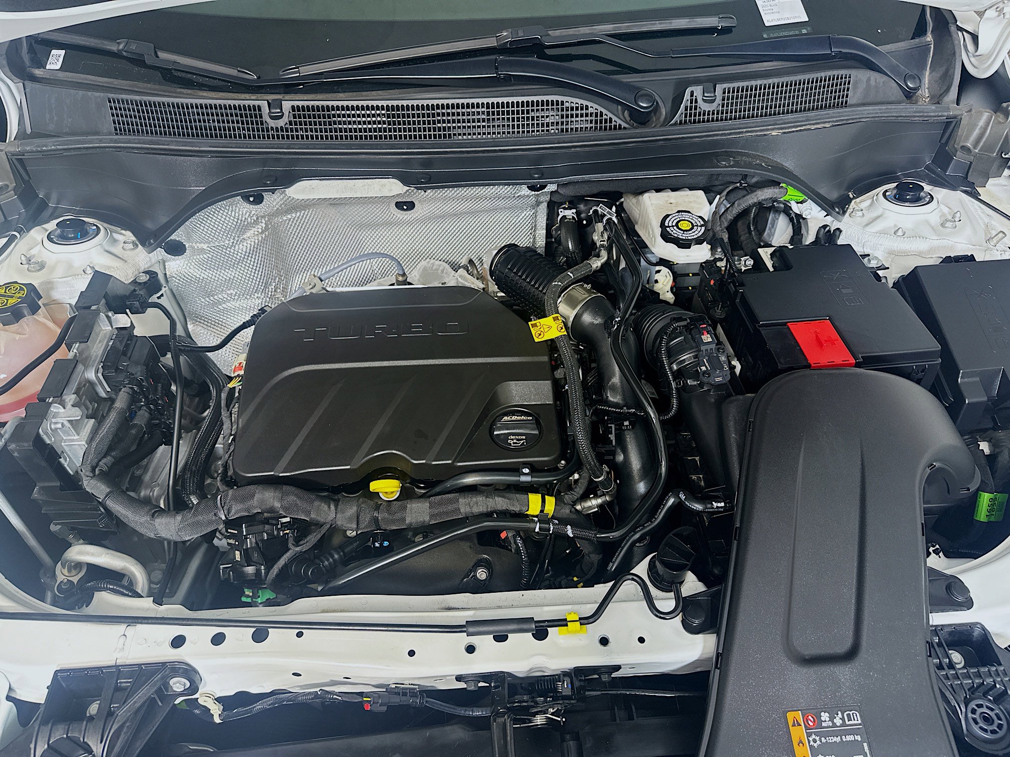 Used 2025 Buick Envista Sport Touring image 32