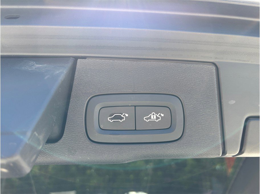Used 2023 Volvo XC60 T8 Plus w/ Climate Package AWD/4WD image 49
