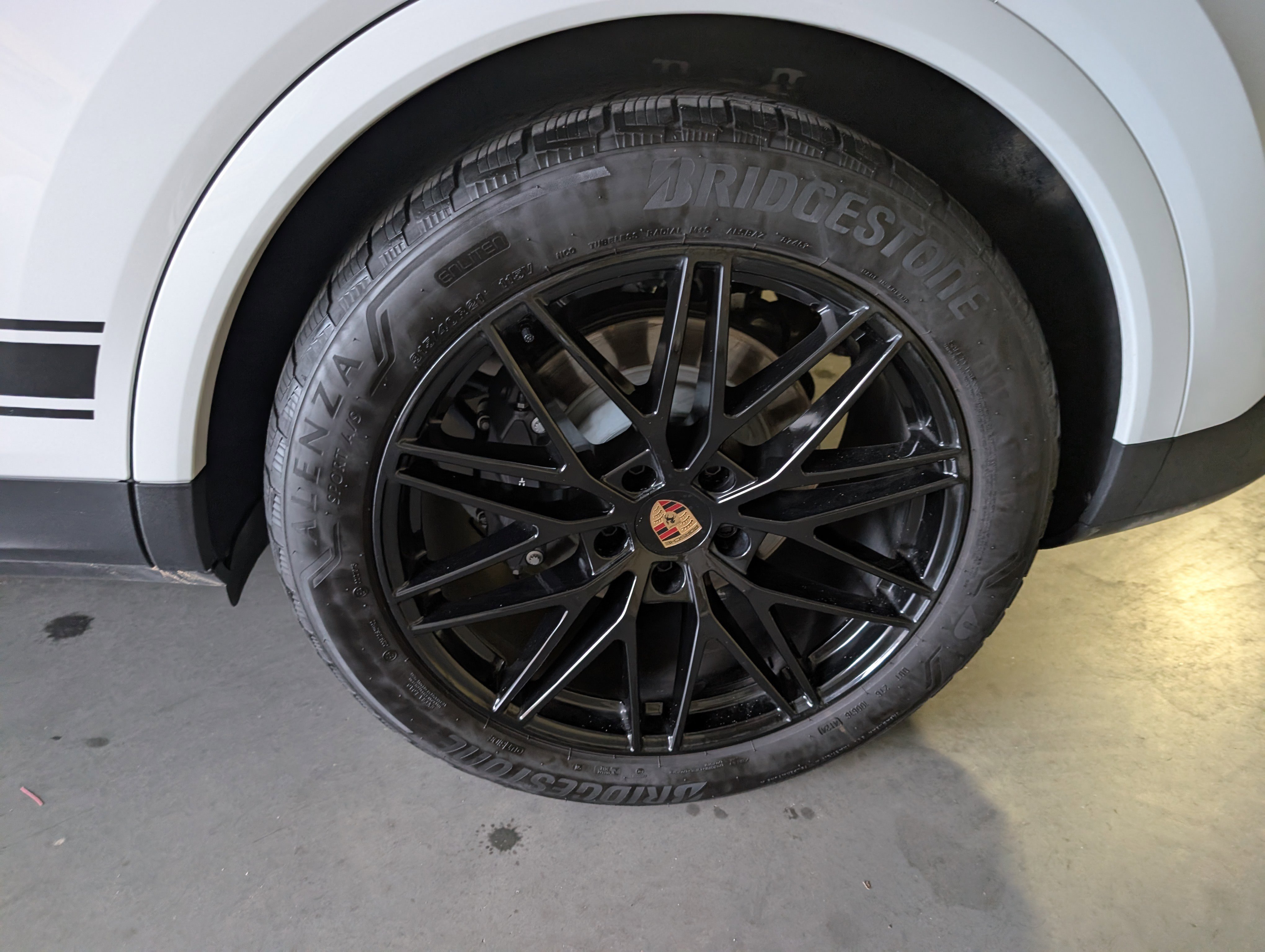 Used 2025 Porsche Cayenne image 16