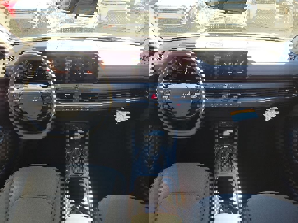 New 2026 Kia K4 LXS image 16