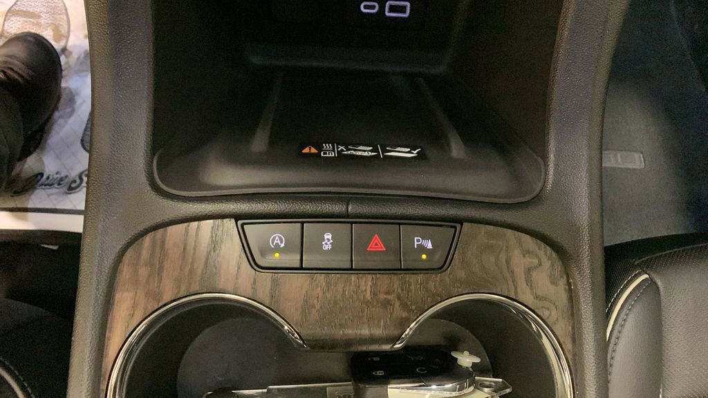 Used 2021 GMC Acadia Denali w/ Denali Technology Package image 48