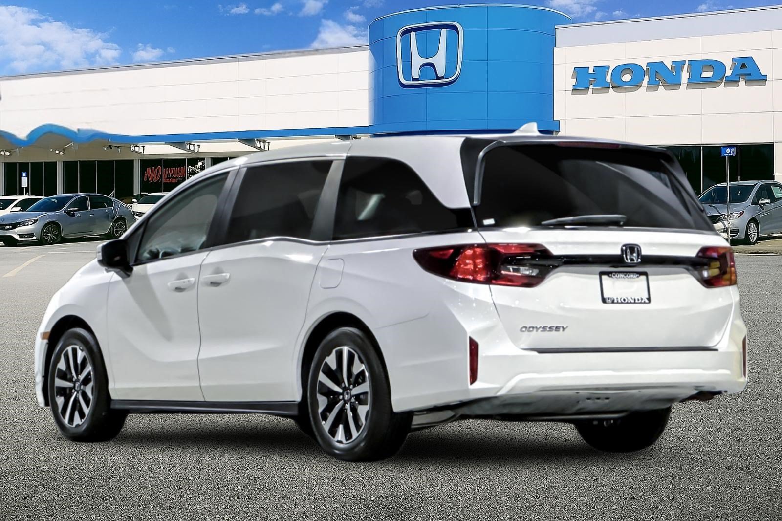 New 2026 Honda Odyssey EX-L image 3