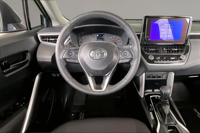 Used 2024 Toyota Corolla Cross LE w/ Moonroof Package FWD image 8