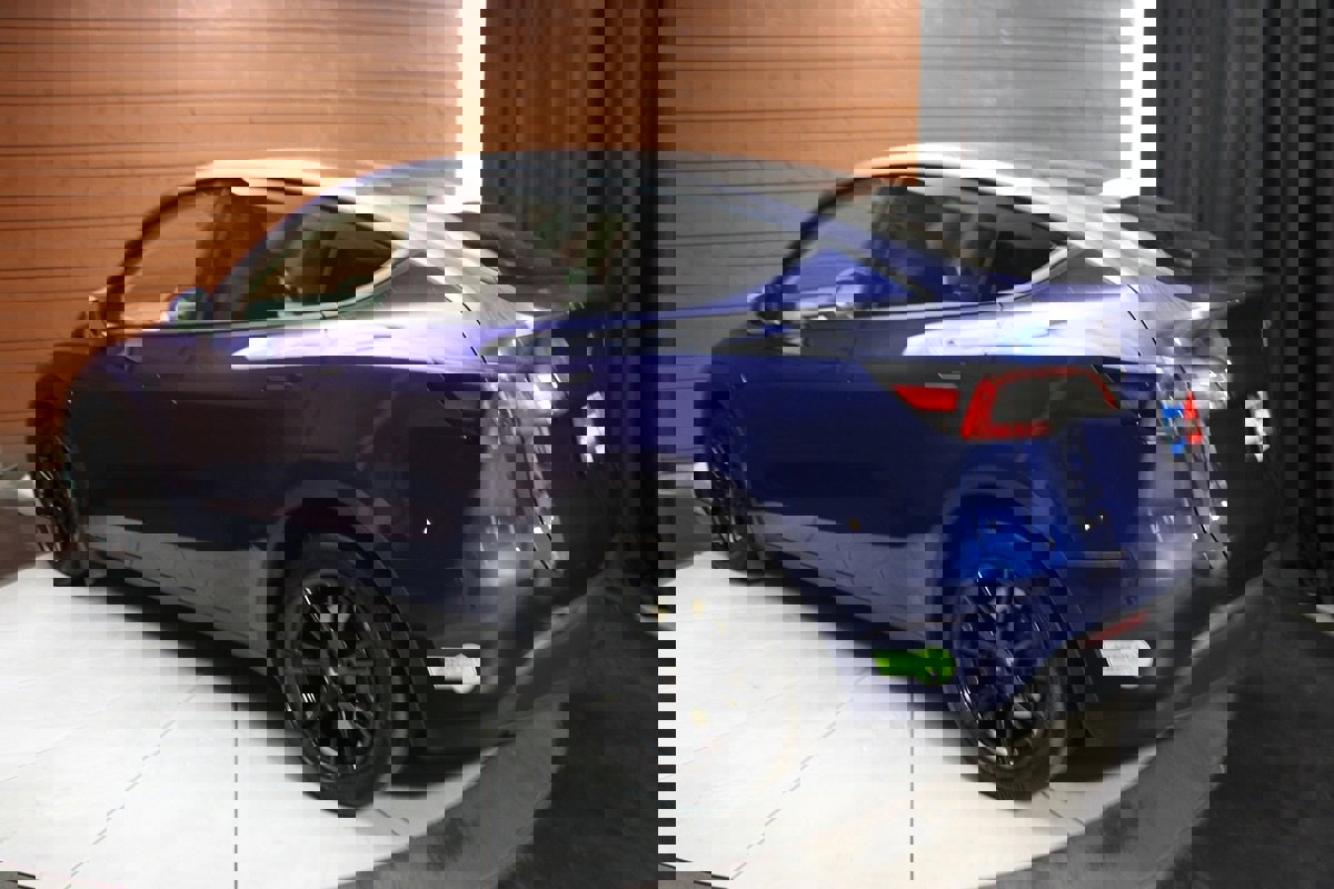 Used 2023 Tesla Model Y Long Range image 10