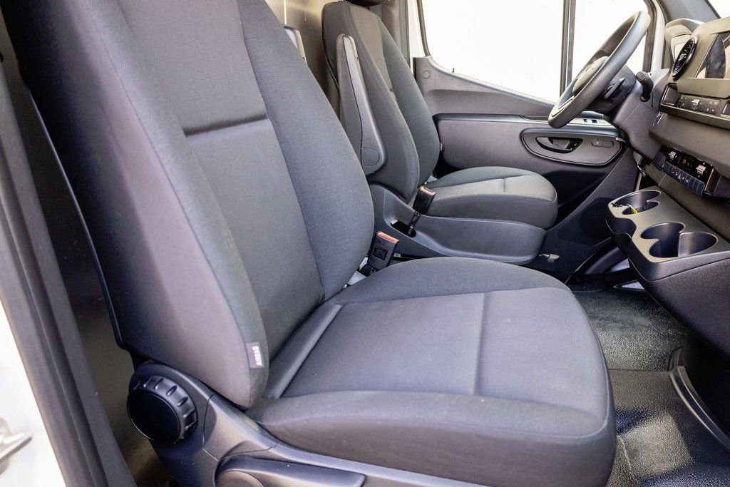 Used 2024 Mercedes-Benz Sprinter 2500 w/ Acoustic Package image 11
