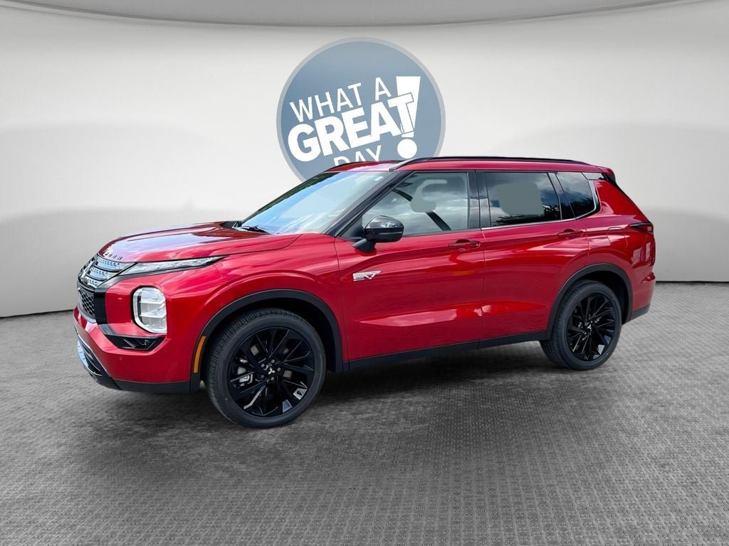 New 2025 Mitsubishi Outlander 4WD Plug-In Hybrid image 3