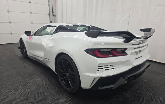 Used 2024 Chevrolet Corvette Z06 w/ Z07 Performance Package RWD image 4
