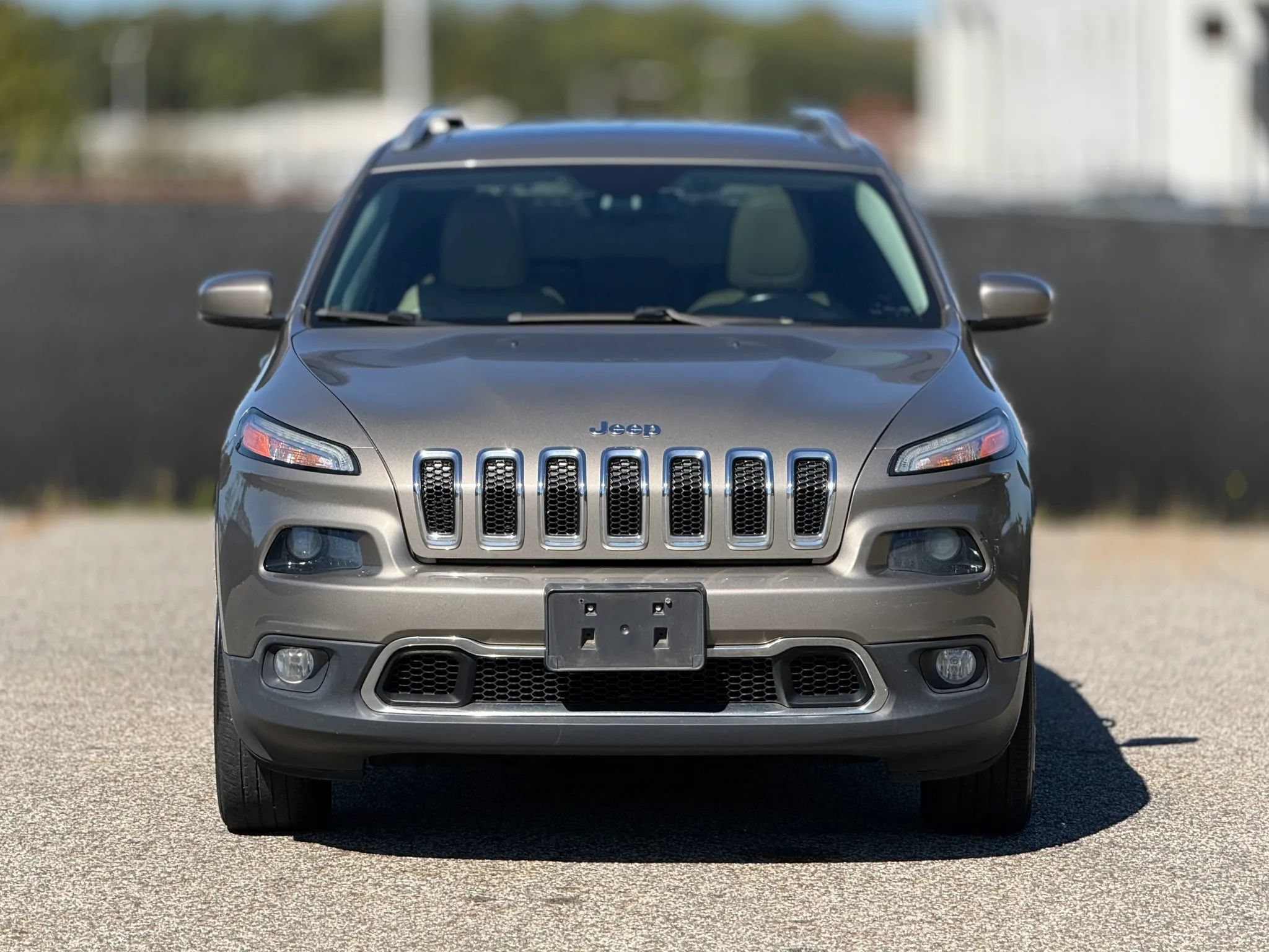 Used 2017 Jeep Cherokee Limited AWD/4WD image 5