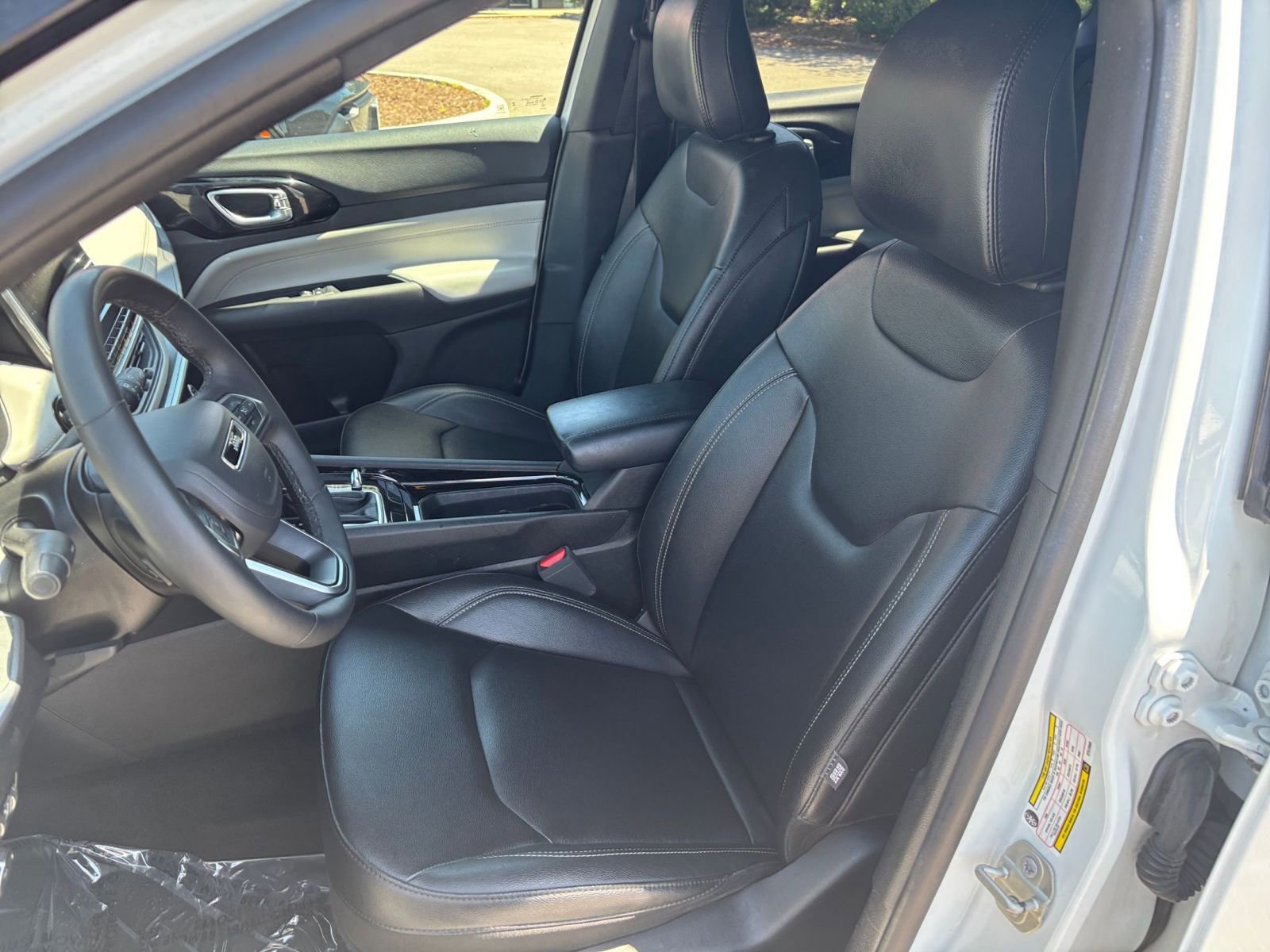 Used 2025 Jeep Compass Limited AWD/4WD image 38