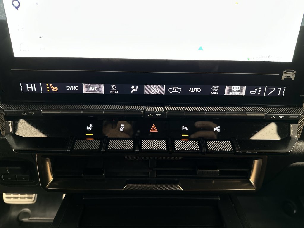 Used 2024 GMC Hummer EV 2X w/ LPO, Illumination Package AWD/4WD image 19