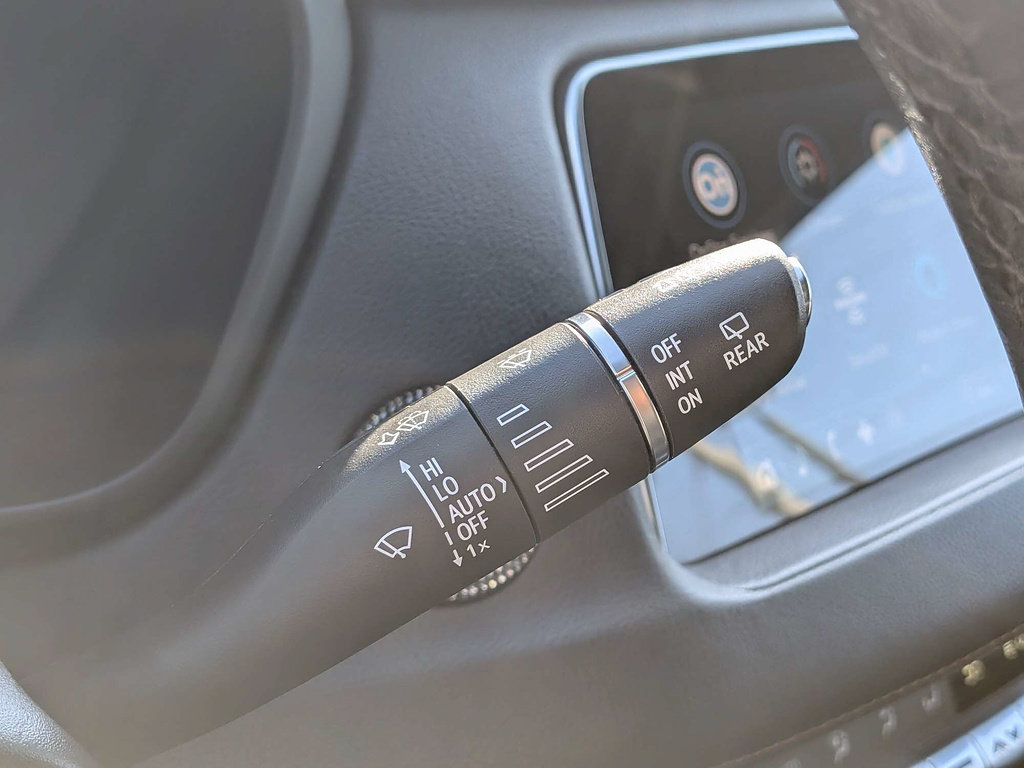 Used 2021 Cadillac XT4 Sport w/ Cold Weather Package FWD image 28