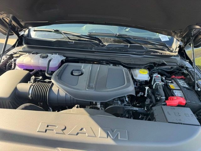 New 2026 RAM 1500 Laramie AWD/4WD image 39