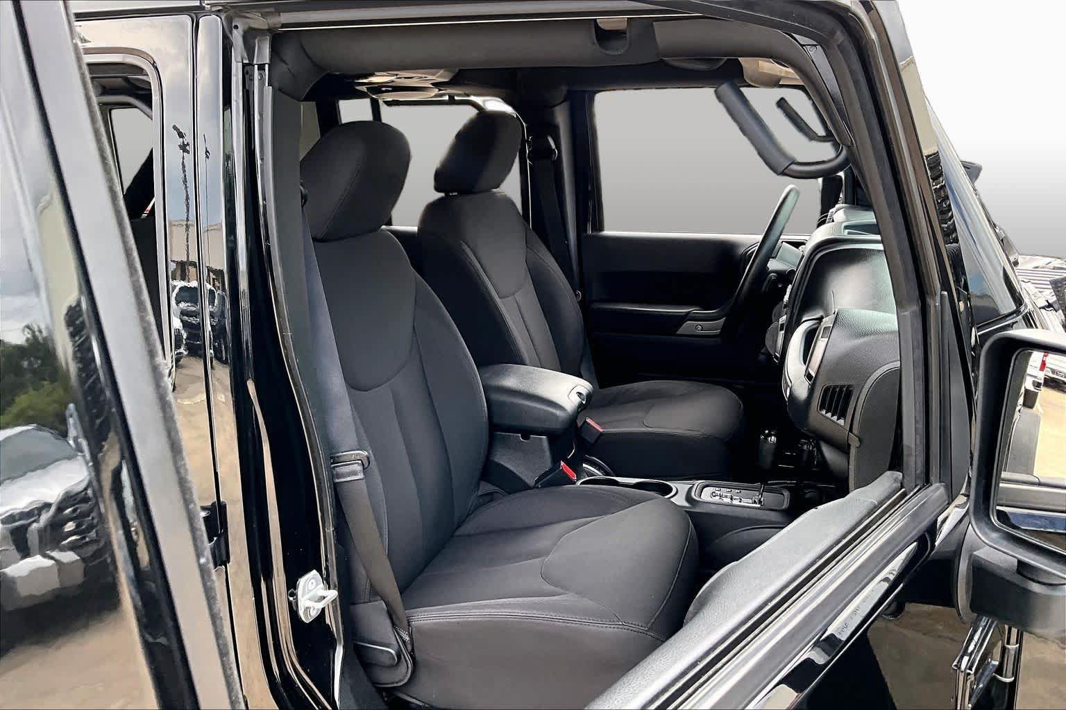 Used 2014 Jeep Wrangler Unlimited Sport AWD/4WD image 9