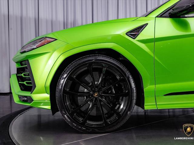 Used 2022 Lamborghini Urus AWD/4WD image 9