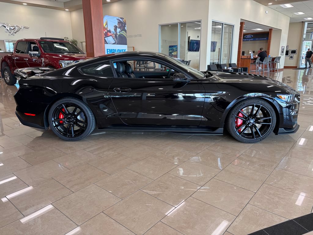 Used 2020 Ford Mustang Shelby GT500 w/ Technology Package RWD image 7