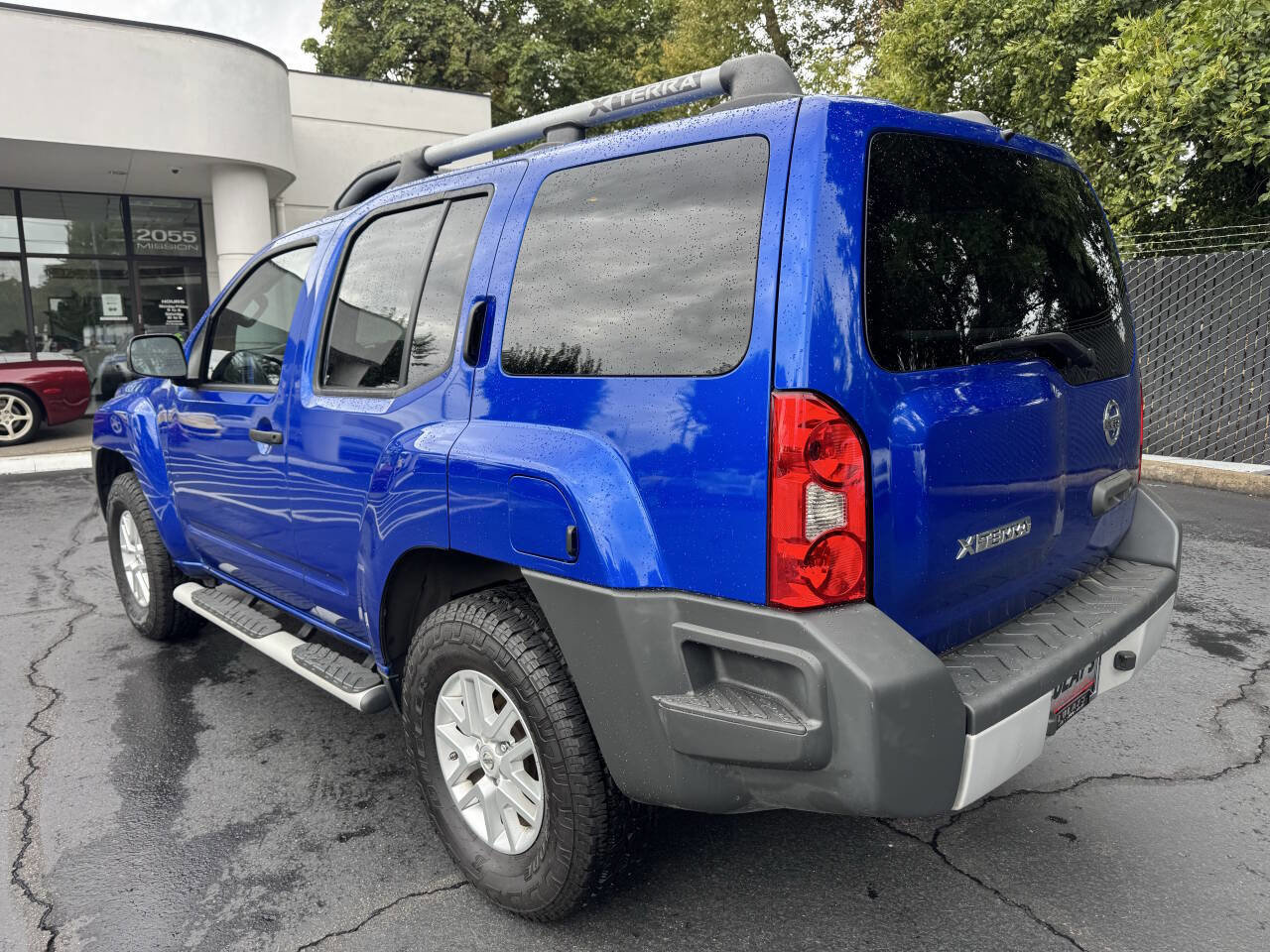 Used 2015 Nissan Xterra X image 3
