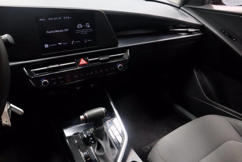 Used 2025 Kia Niro LX FWD image 29