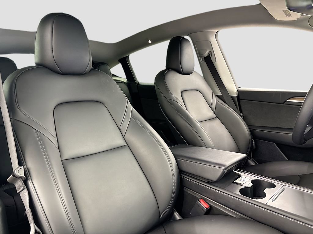 Used 2024 Tesla Model Y 2WD image 14