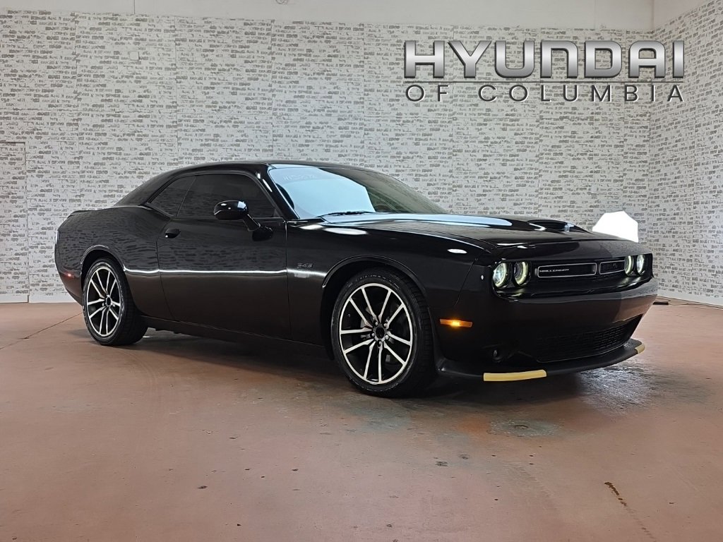 Used 2023 Dodge Challenger R/T w/ Plus Package image 1