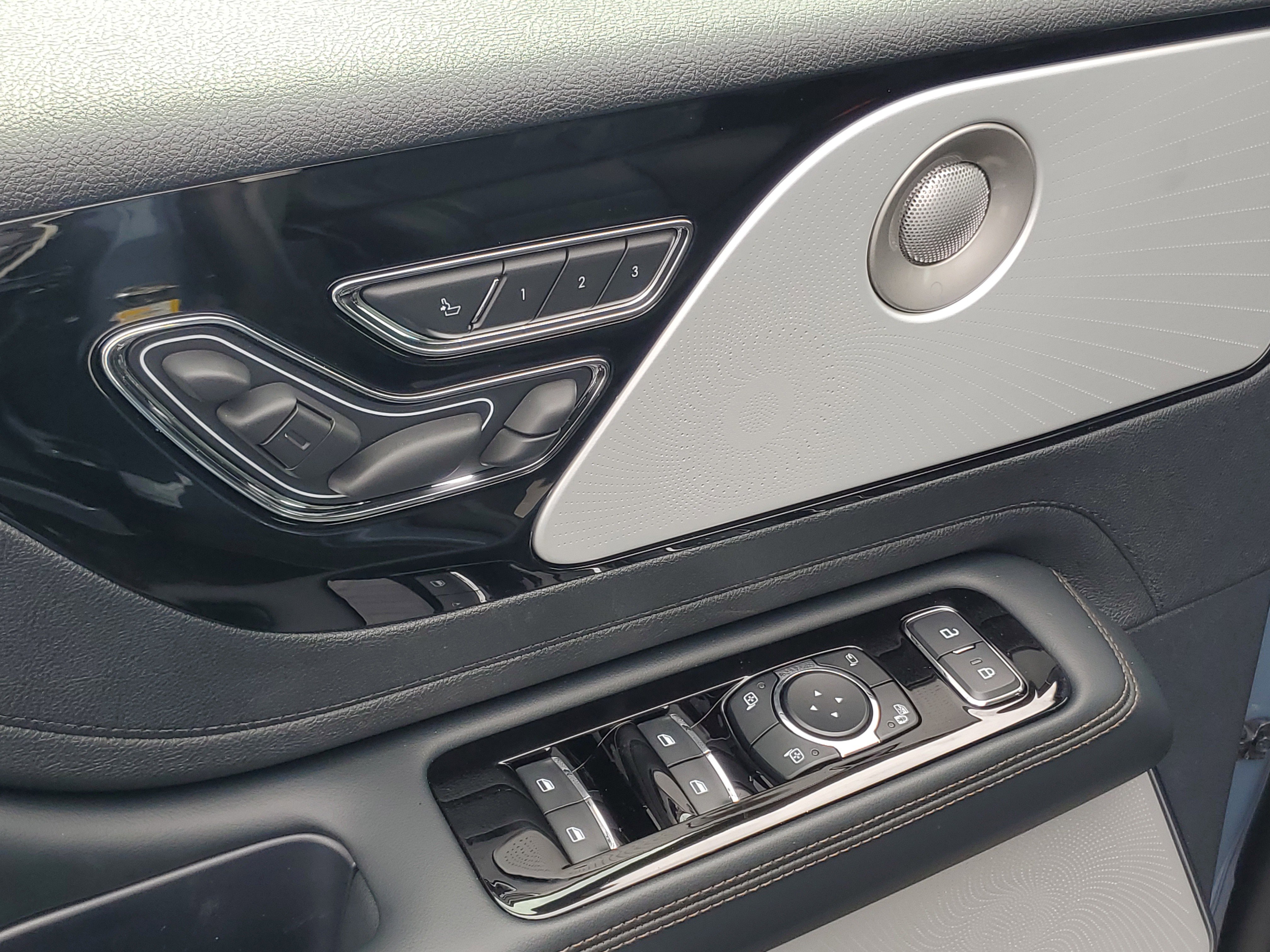 New 2026 Lincoln Aviator Reserve AWD/4WD image 9