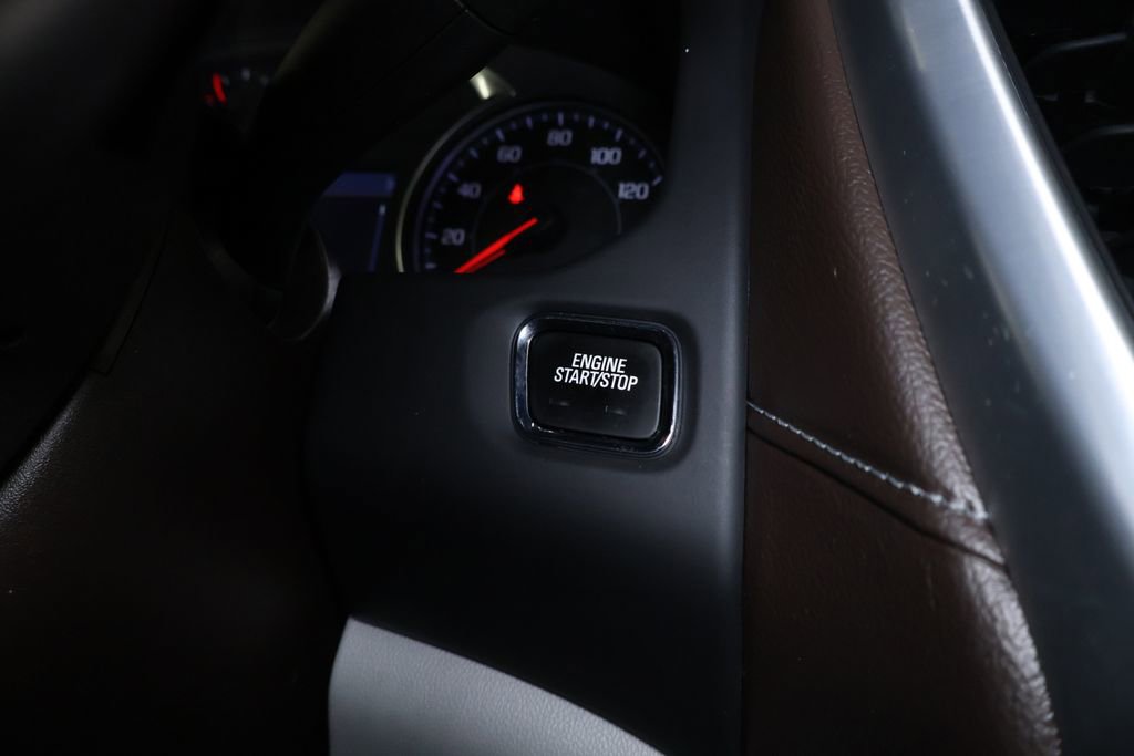 Used 2021 GMC Acadia SLT w/ LPO, Floor Liner Package image 25