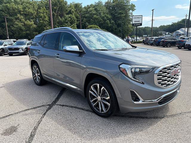 Used 2020 GMC Terrain Denali w/ Denali Premium Package AWD/4WD image 7