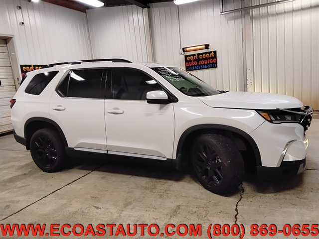 Used 2025 Honda Pilot Touring image 2