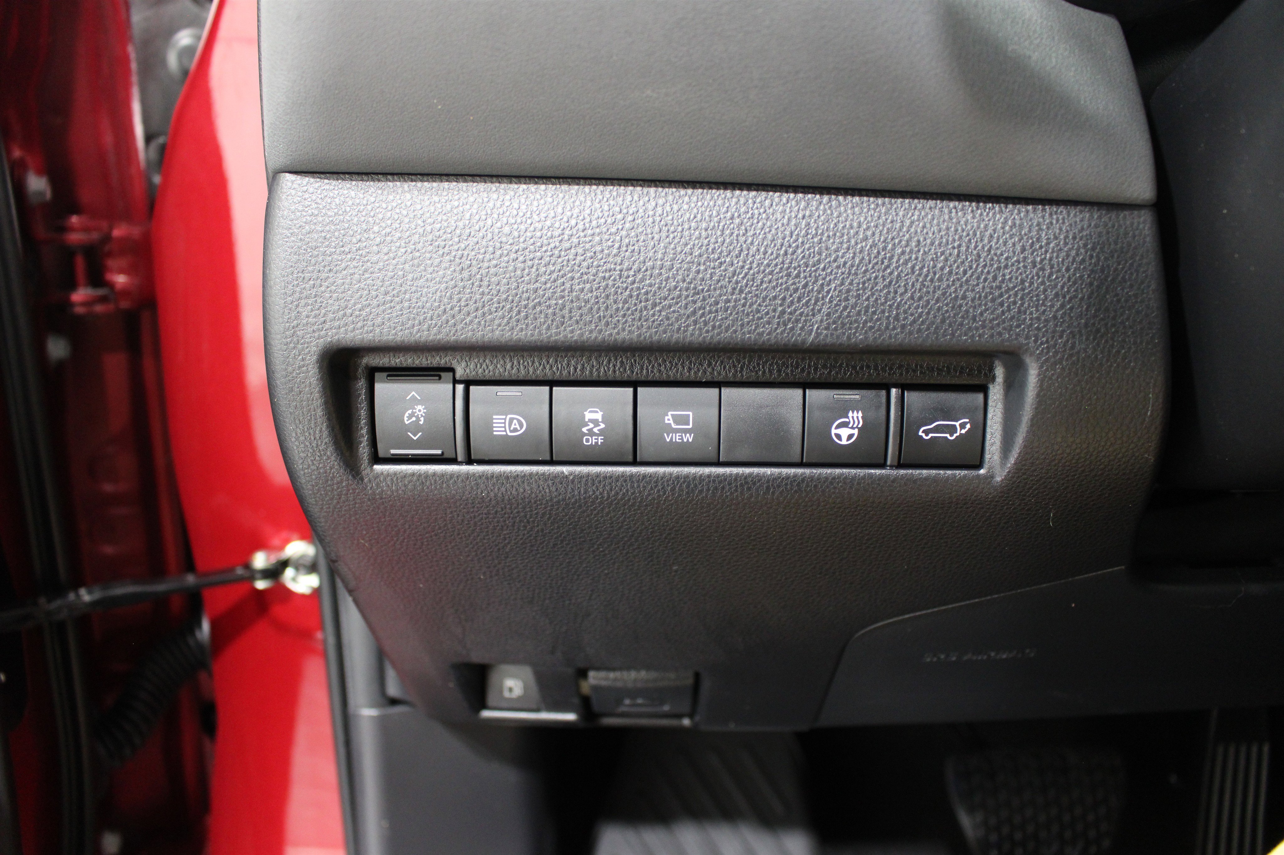 Used 2021 Toyota Venza Limited AWD/4WD image 9